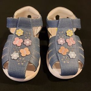 Girls size 8 sandals